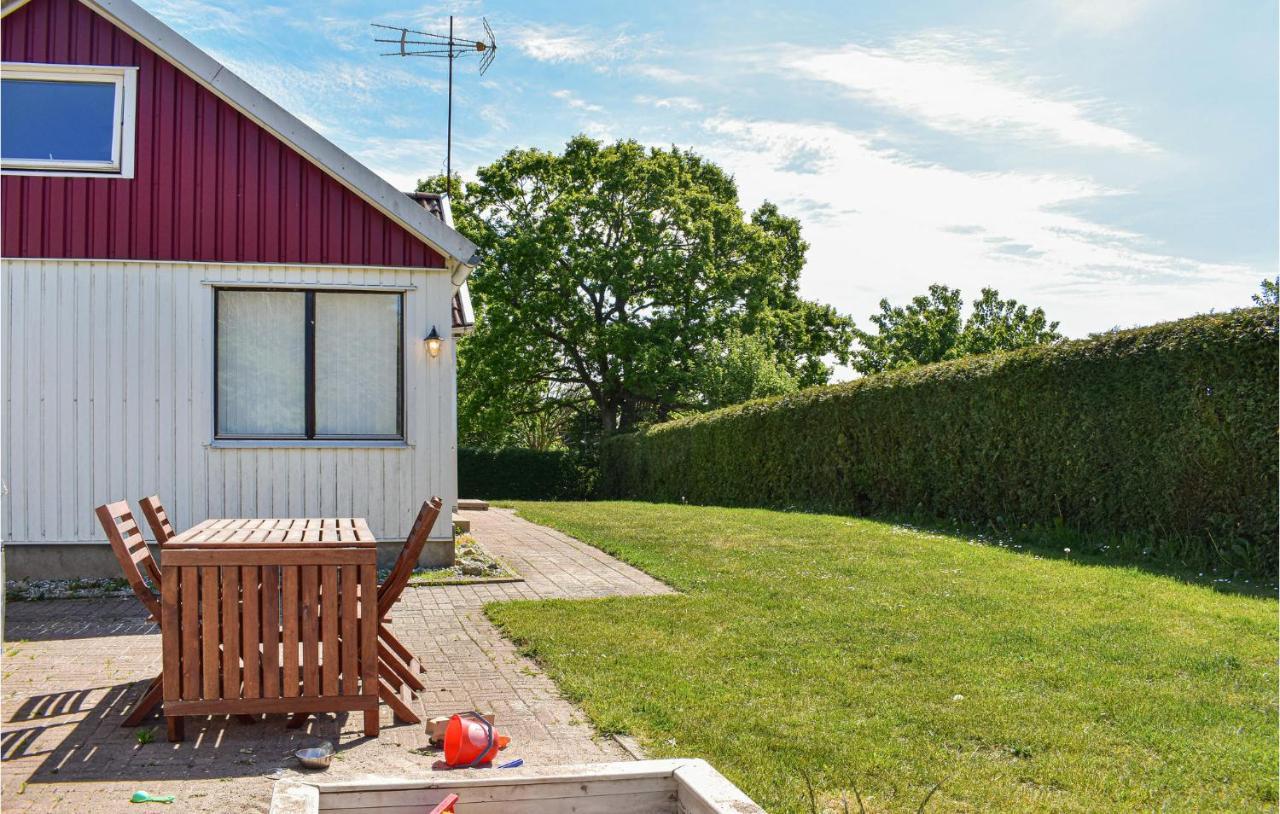 2 Bedroom Nice Home In Ystad Luaran gambar