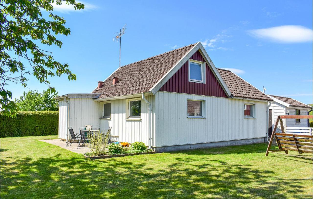 2 Bedroom Nice Home In Ystad Luaran gambar