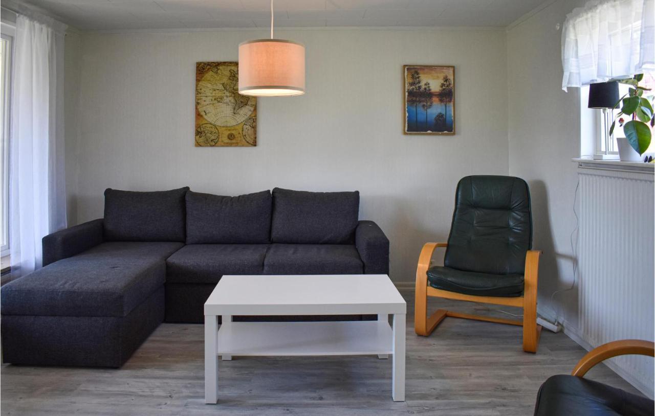 2 Bedroom Nice Home In Ystad Luaran gambar